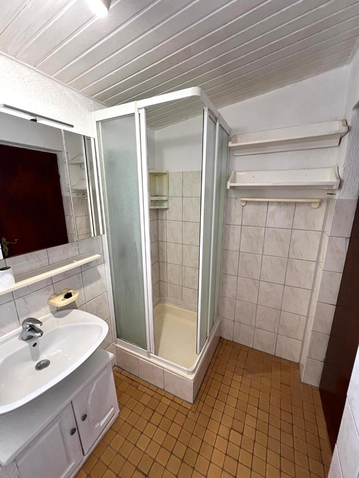 Apartment Jole Ražanj Екстериор снимка