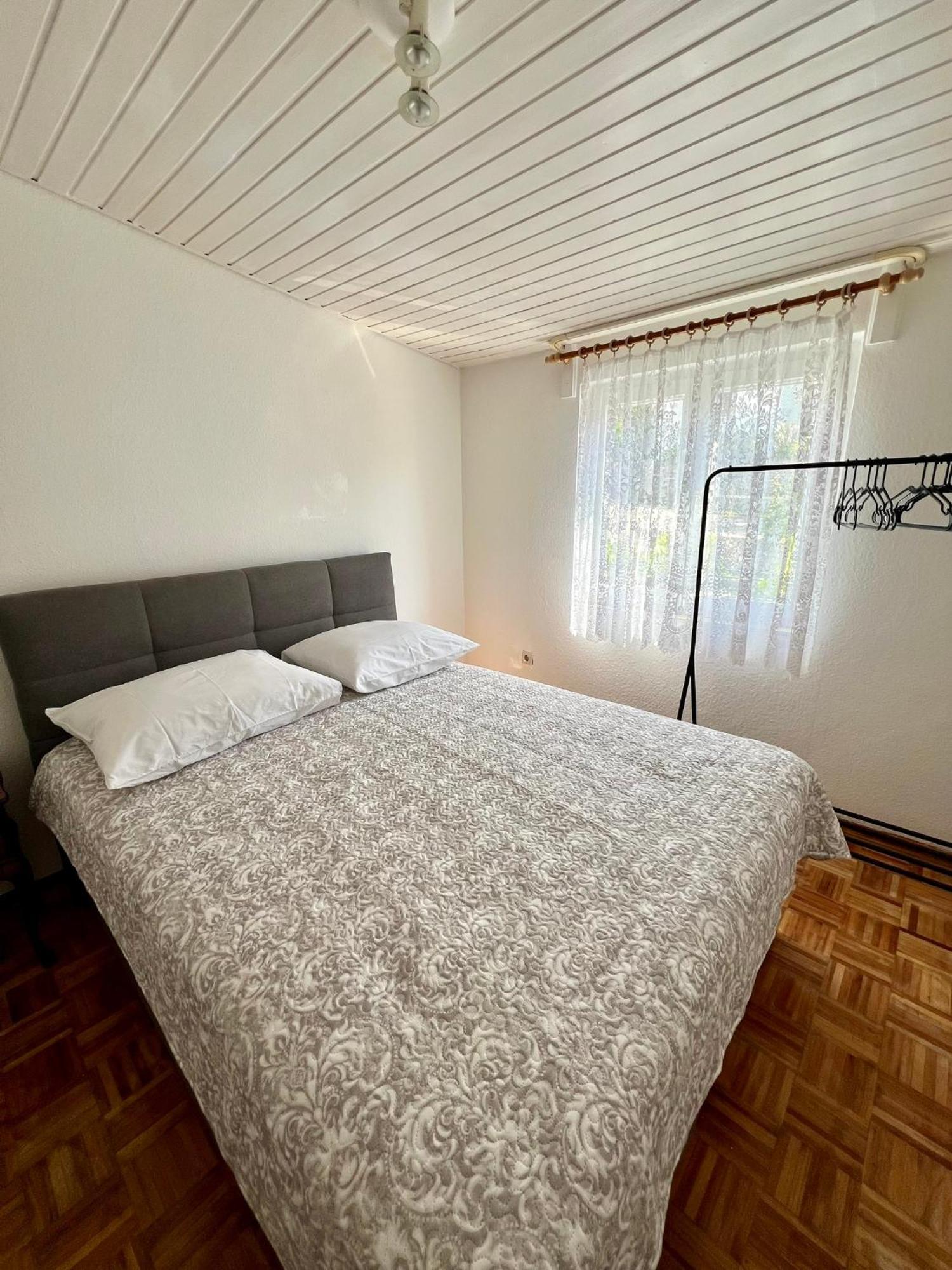 Apartment Jole Ražanj Екстериор снимка