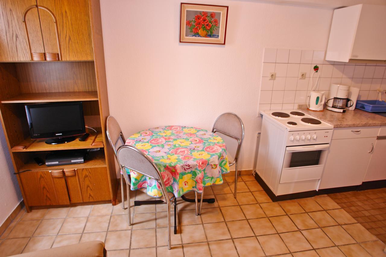 Apartment Jole Ražanj Екстериор снимка